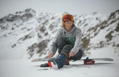 Basic Snowboarding Techniques and Tips for Complete beginners