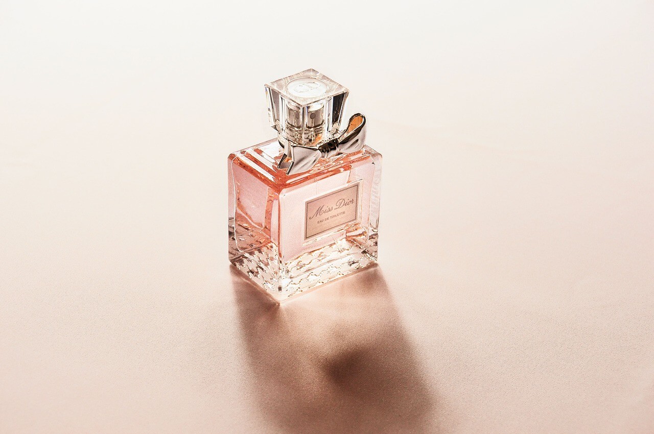 4 Perfume Mistakes to Avoid to Keep Your Scent Longer